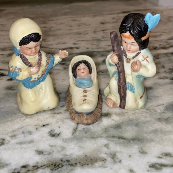 Vintage Native American Nativity Scene - Picture 3 of 6